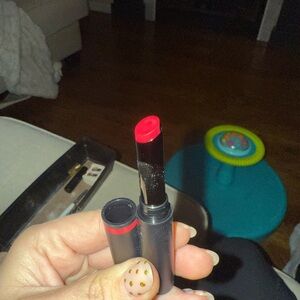 Vibrant pink Lipstick